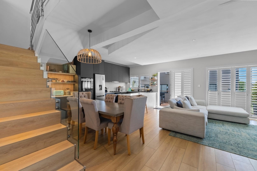 4 Bedroom Property for Sale in Sea Point Western Cape